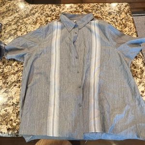 Button up short sleeve shirt